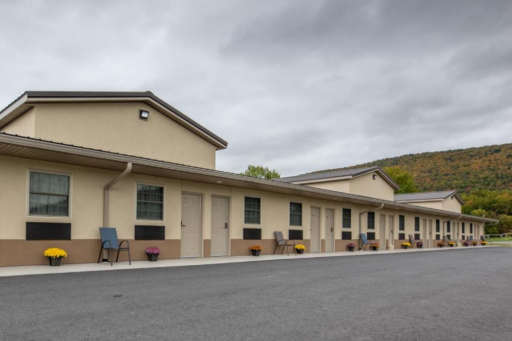 Lock Haven Grandview Hotel Mill Hall Buitenkant foto
